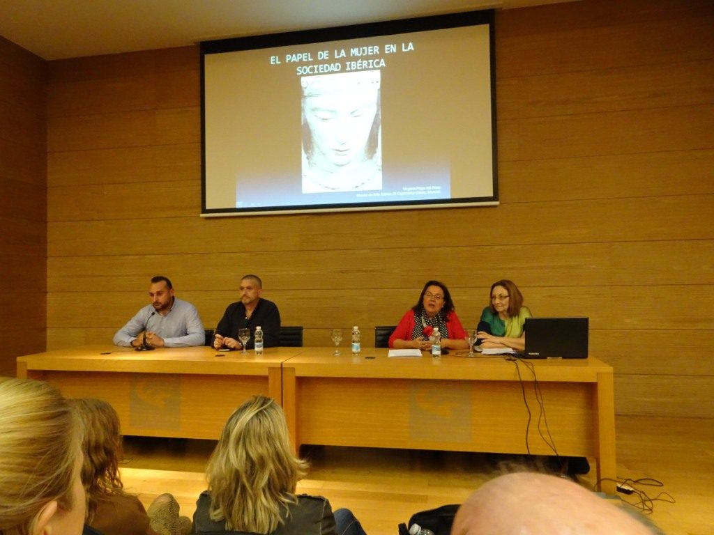 CICLO DE CONFERENCIAS 'SEMANA CULTURAL' EN EL TEATRO ROMANO. EL ÉXITO ESTABA GARANTIZADO