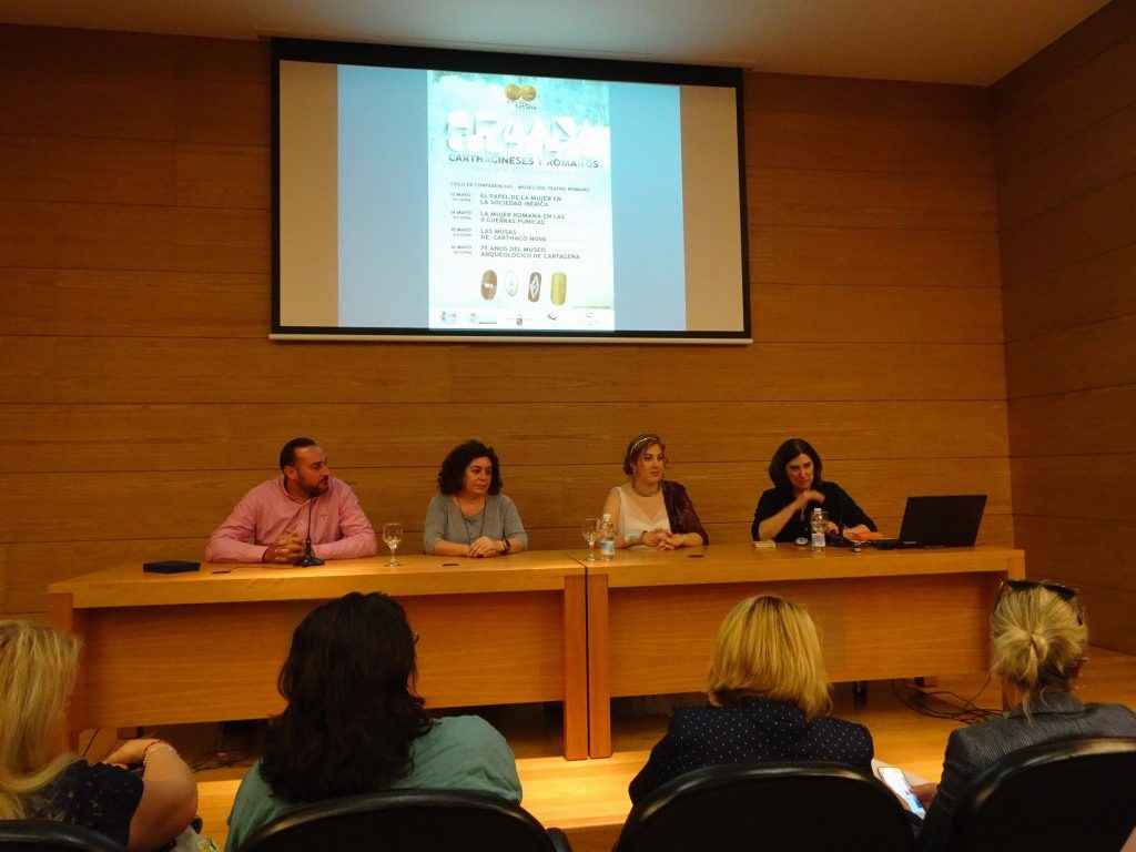 CICLO DE CONFERENCIAS 'SEMANA CULTURAL' EN EL TEATRO ROMANO. EL ÉXITO ESTABA GARANTIZADO