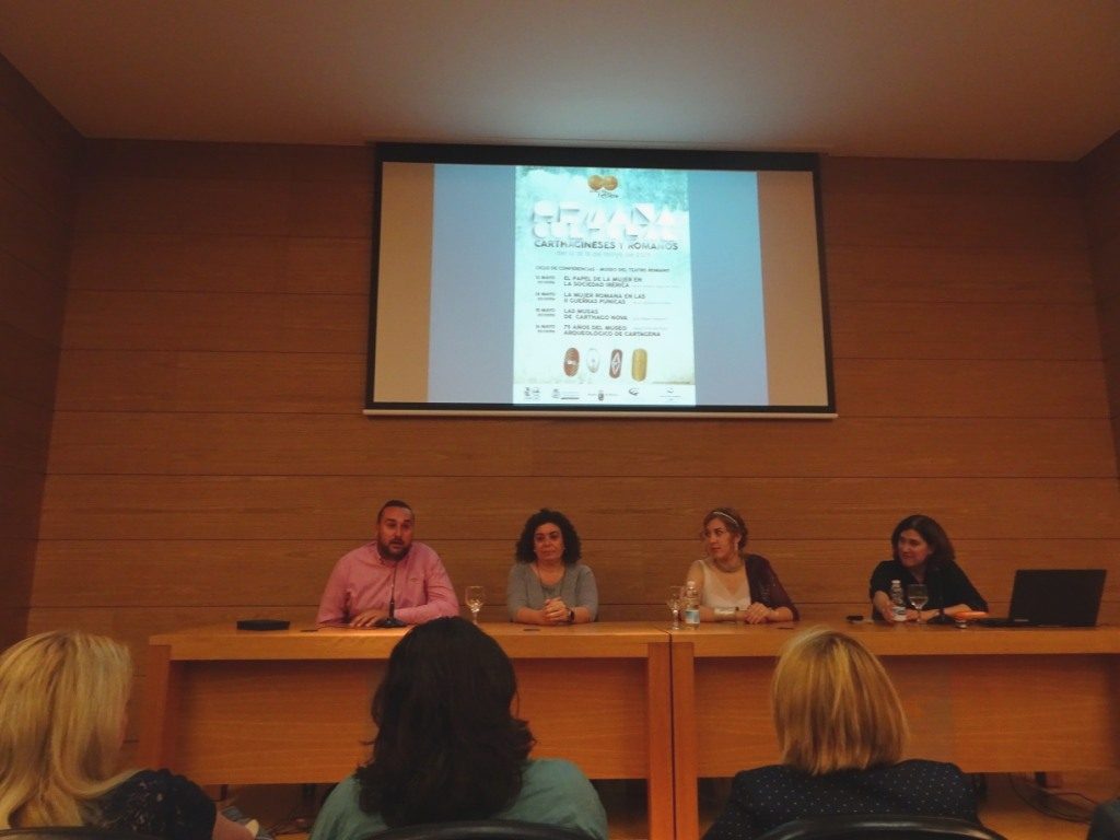 CICLO DE CONFERENCIAS 'SEMANA CULTURAL' EN EL TEATRO ROMANO. EL ÉXITO ESTABA GARANTIZADO