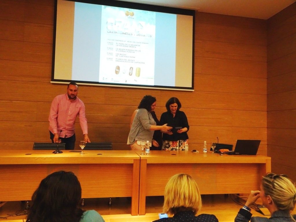 CICLO DE CONFERENCIAS 'SEMANA CULTURAL' EN EL TEATRO ROMANO. EL ÉXITO ESTABA GARANTIZADO