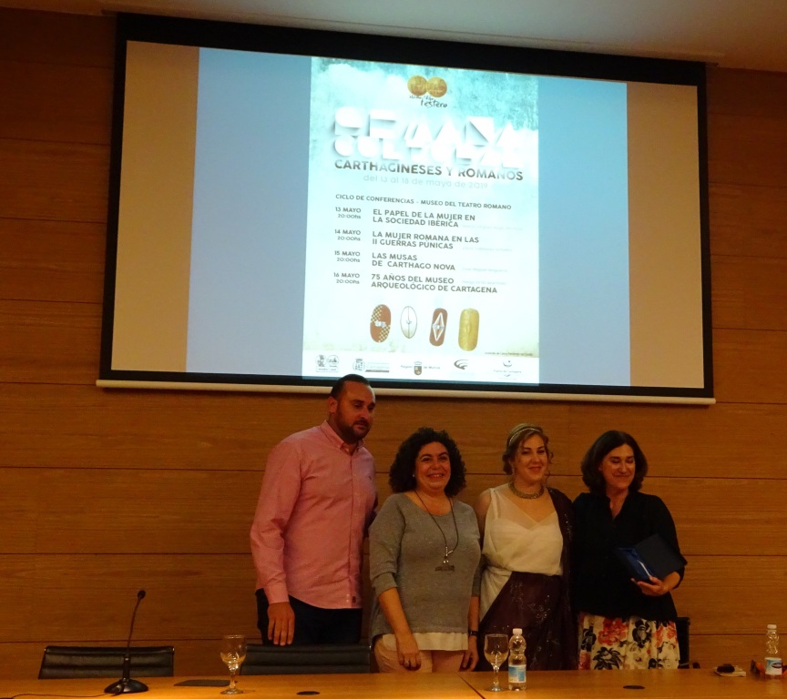 CICLO DE CONFERENCIAS 'SEMANA CULTURAL' EN EL TEATRO ROMANO. EL ÉXITO ESTABA GARANTIZADO