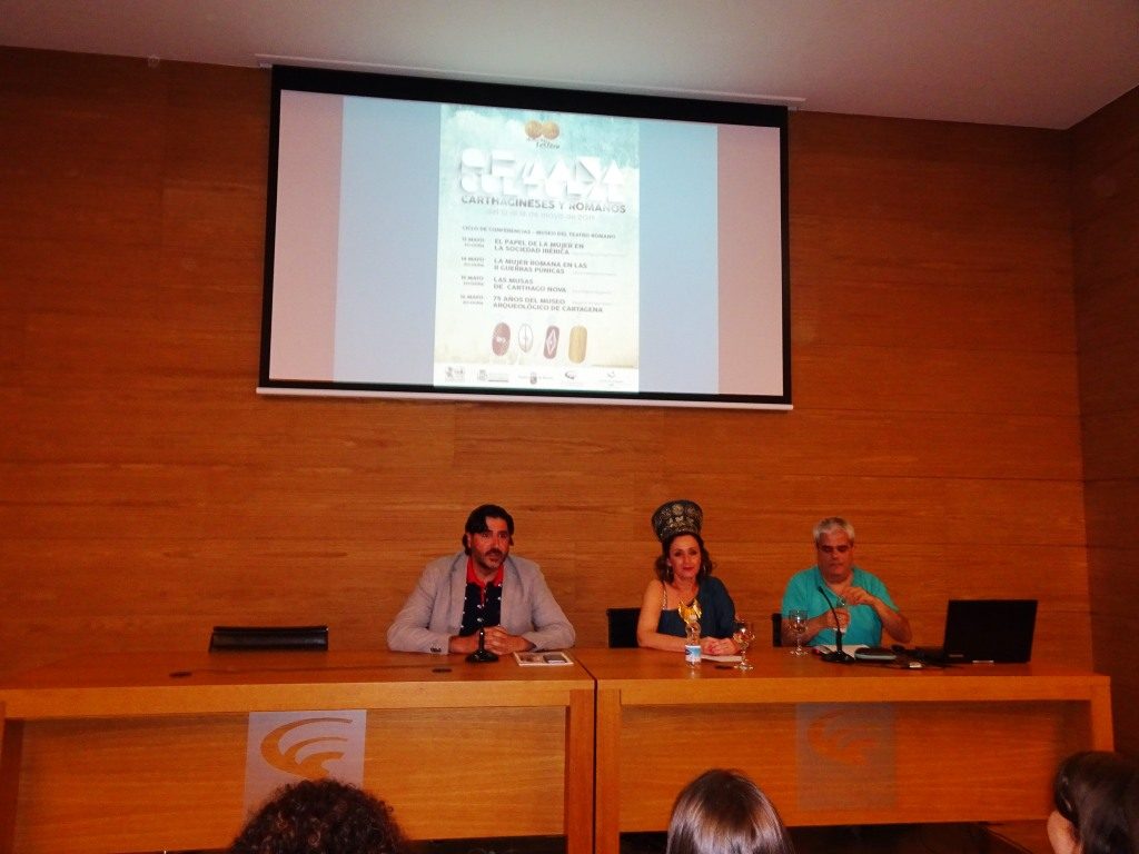 CICLO DE CONFERENCIAS 'SEMANA CULTURAL' EN EL TEATRO ROMANO. EL ÉXITO ESTABA GARANTIZADO