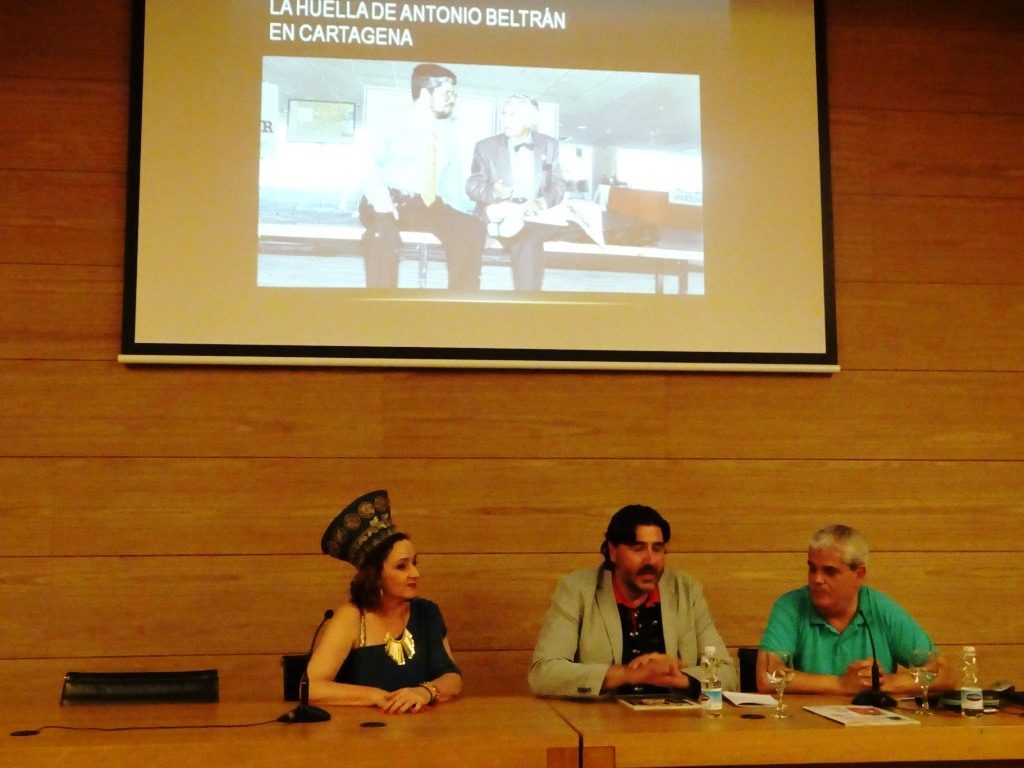 CICLO DE CONFERENCIAS 'SEMANA CULTURAL' EN EL TEATRO ROMANO. EL ÉXITO ESTABA GARANTIZADO