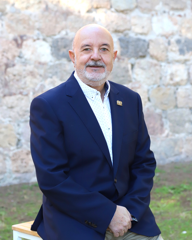 Lazaro García - Secretario General