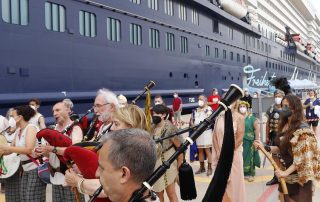 Magnífica recepción ofrecida por Carthagineses y Romanos al crucero "Mein Schiff 2"